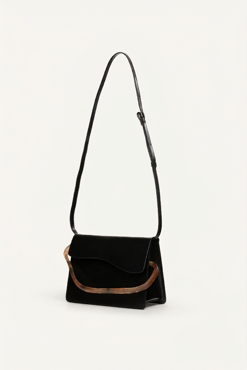 AIGES | BLACK