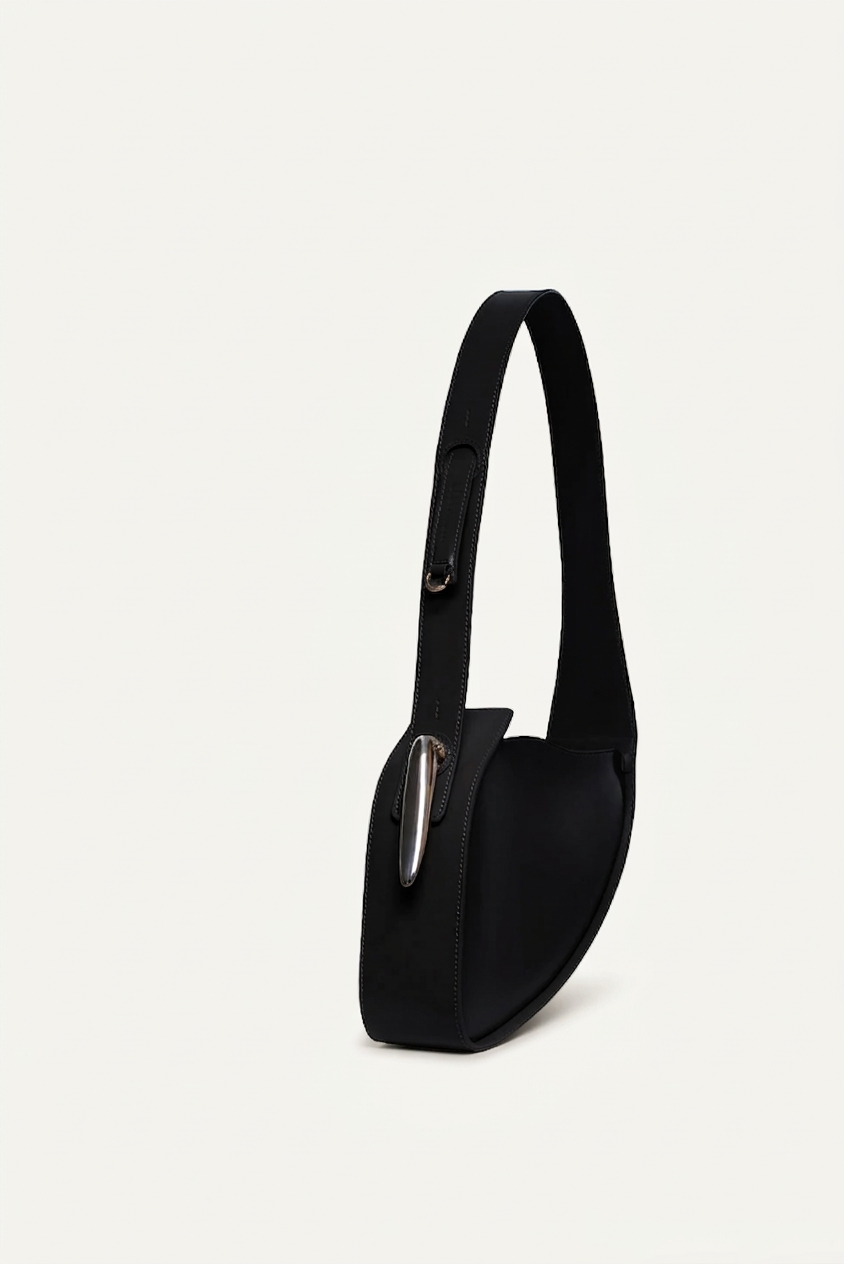 RUH | BLACK